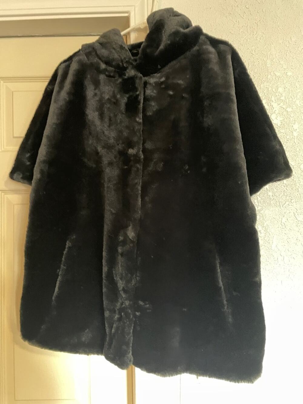 dennis basso Plush Black Faux Fur Hooded Short sleeve Coat